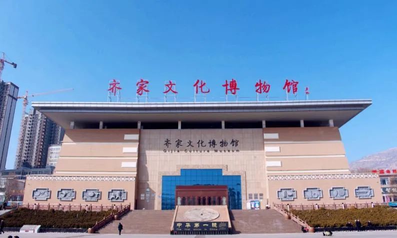 齐家文化出土的铜镜，照见了4000年前的古人