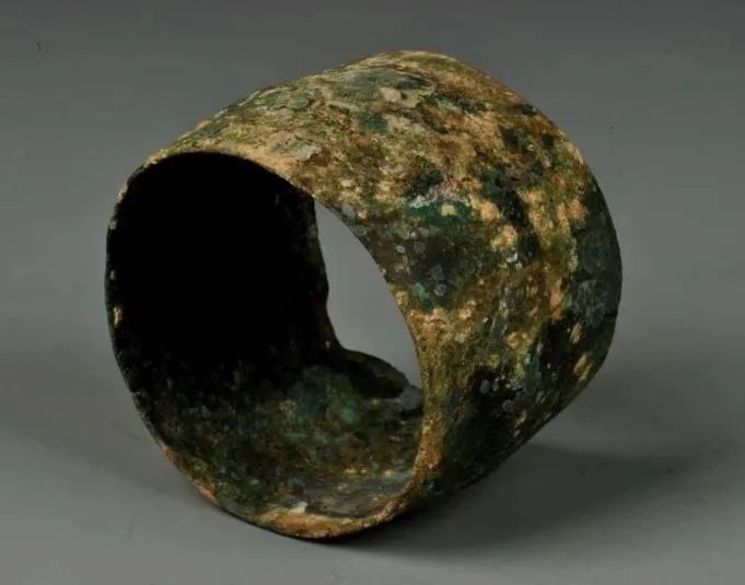 齐家文化出土的铜镜，照见了4000年前的古人