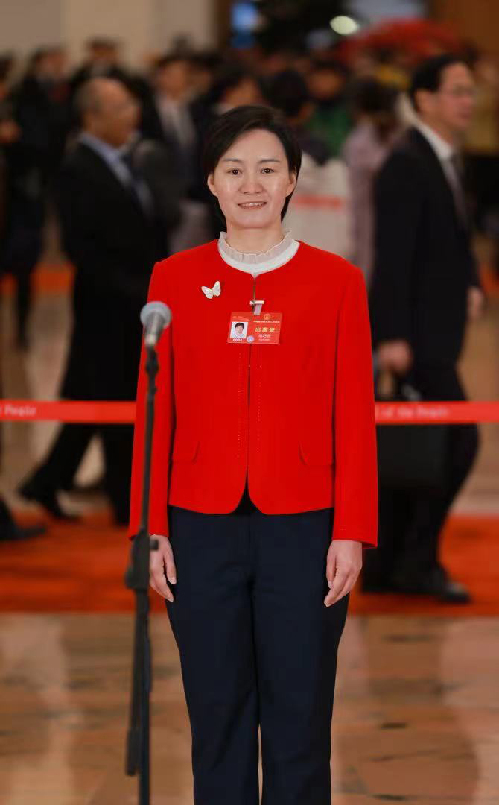 【代表委员献计乡村智理】岳巧云代表：博士农场育种 生态田园增收